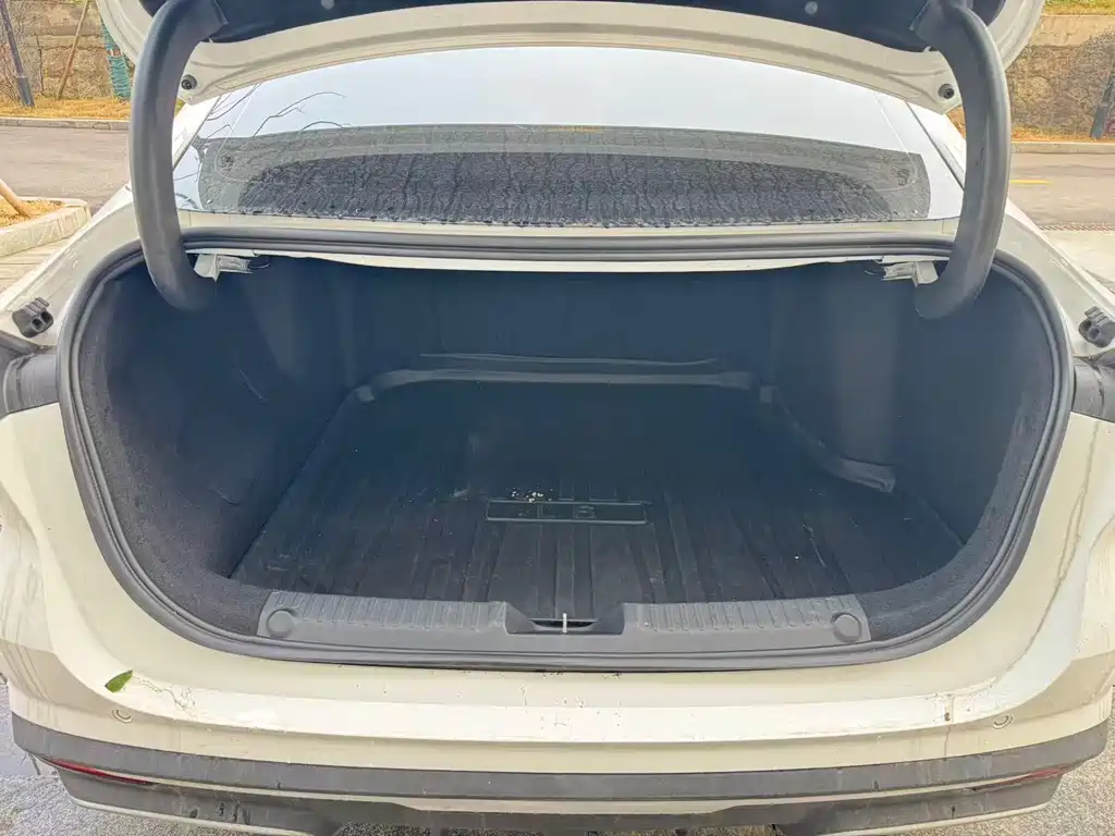 GEELY GALAXY GALAXY L6