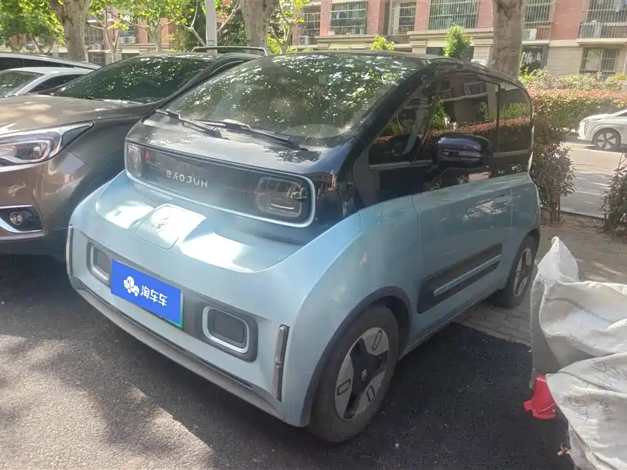Baojun E300 2020