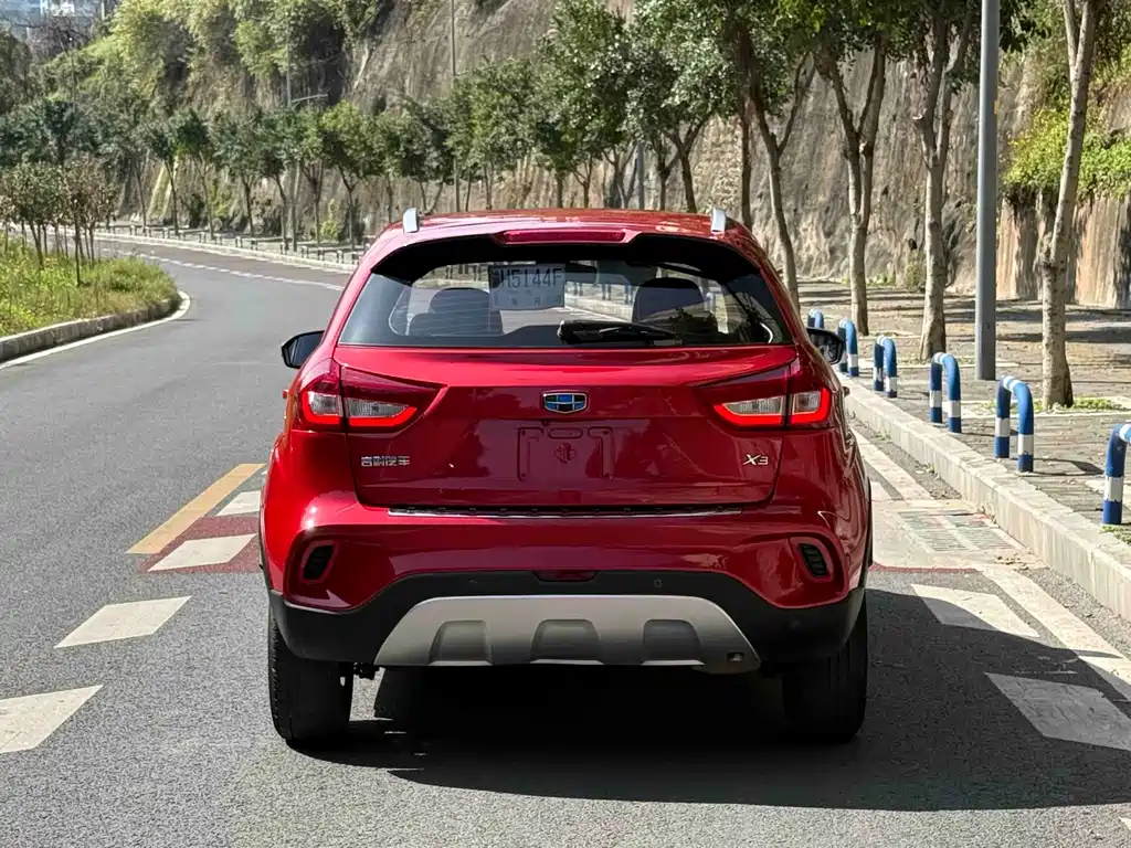 Geely Vision X3 — миниатюра 9