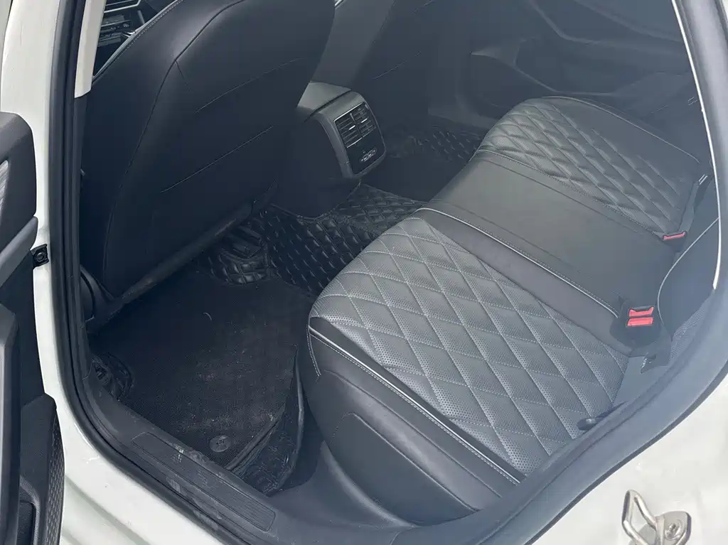 Volkswagen Sagitar — миниатюра 7
