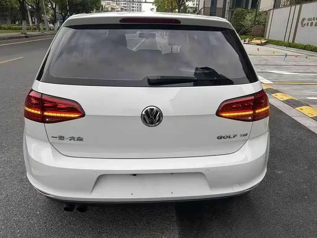 Volkswagen Golf 2016 230TSI AT Comfort