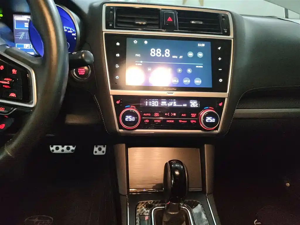 Subaru Legacy - фото 9