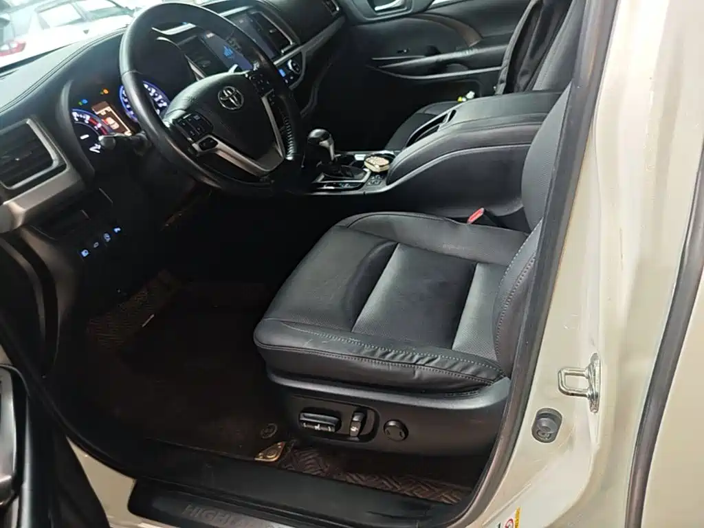 Toyota Highlander — миниатюра 15