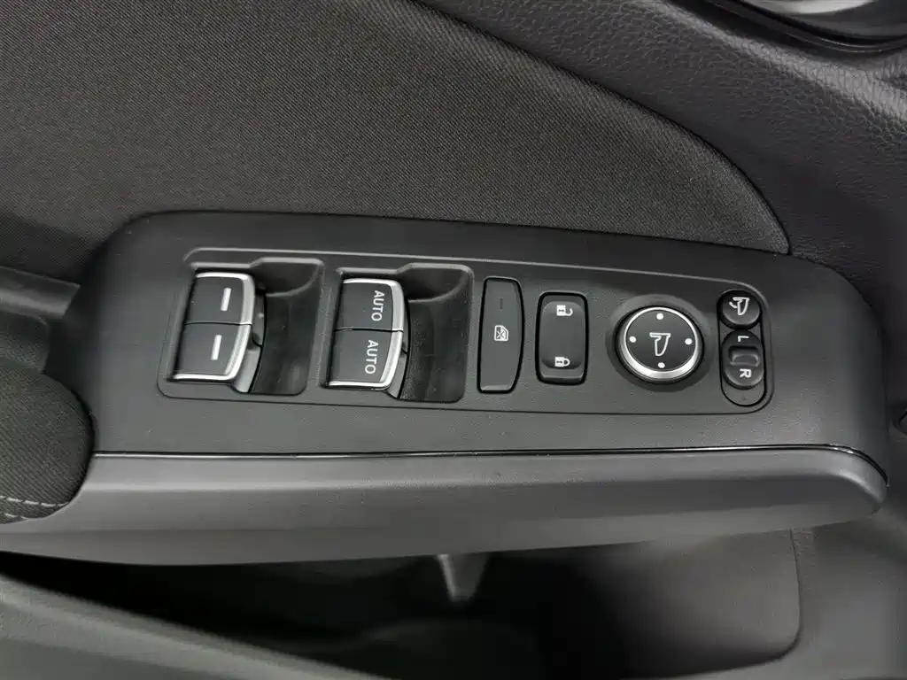 Honda Civic 2025 240TURBO CVT Plus