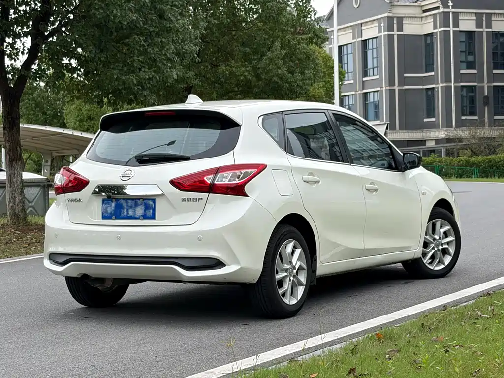 Nissan Tiida — миниатюра 5
