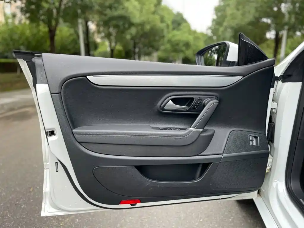 Volkswagen CC — миниатюра 11
