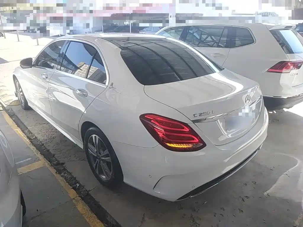 Mercedes-Benz C-Class — миниатюра 5