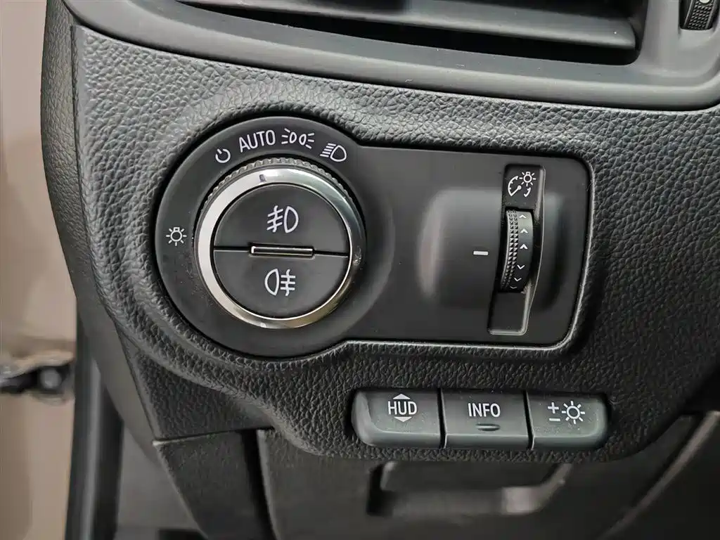 Buick Envision Plus — фотографии объявления, Фото 21