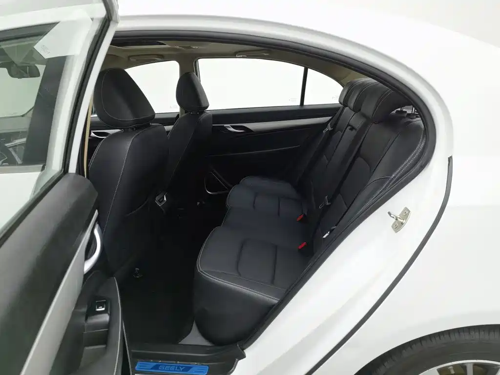 Geely Emgrand — миниатюра 15