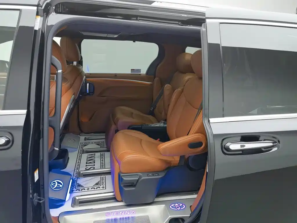 Toyota Sienna — миниатюра 15