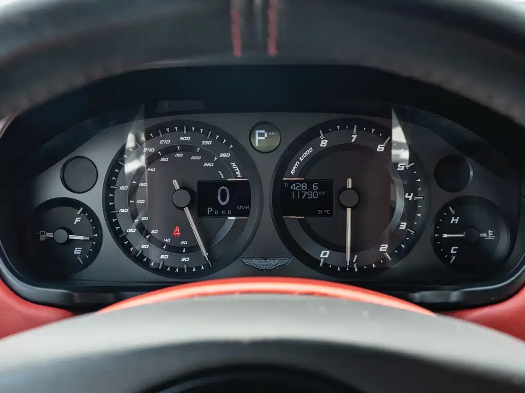 Aston Martin Vanquish — миниатюра 21