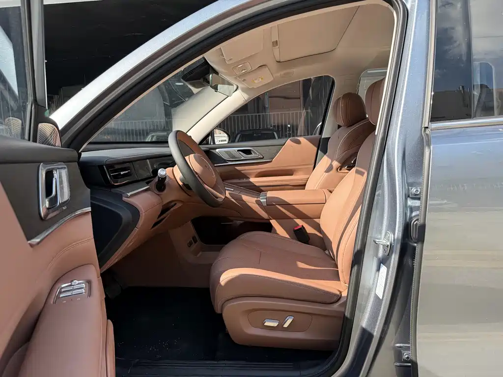 Wuling Xingguang L — миниатюра 12