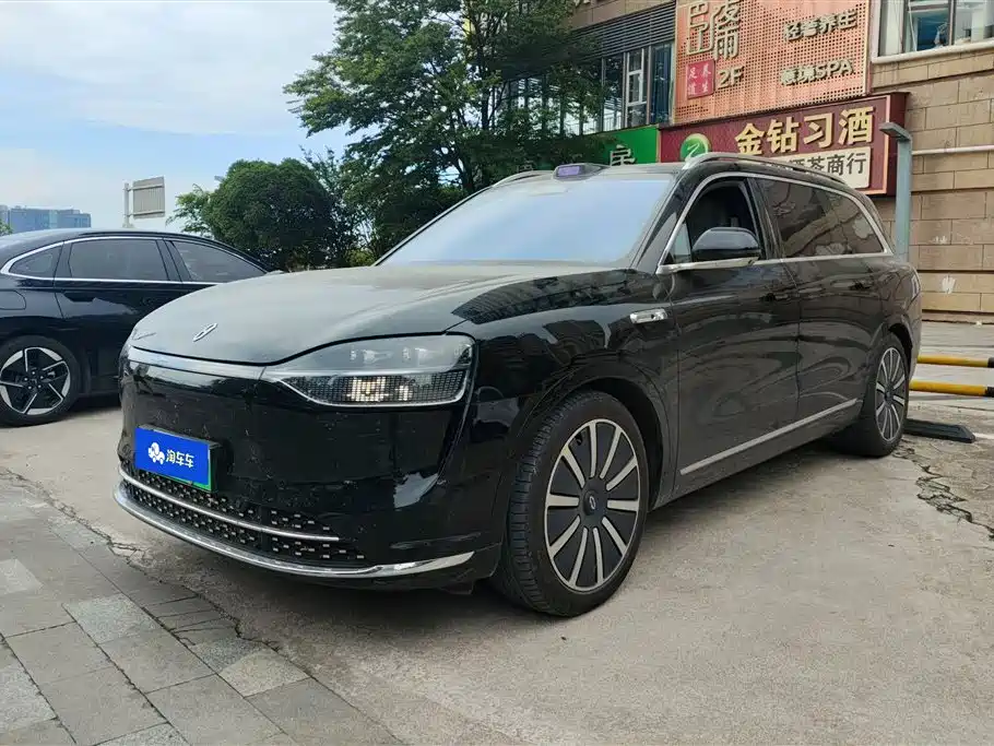 问界M9 2025款 增程 Ultra版 52kWh 6座版 (192线激光雷达）
