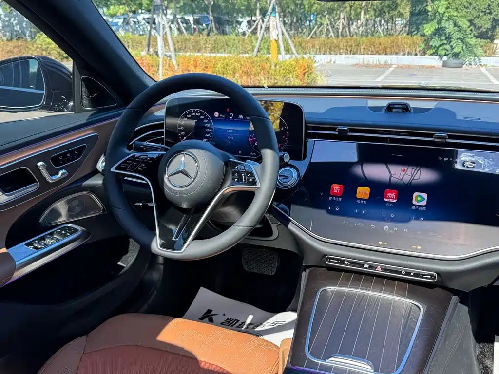 Mercedes-Benz E-Class — миниатюра 13