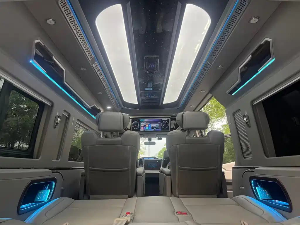 Toyota Hiace — миниатюра 15