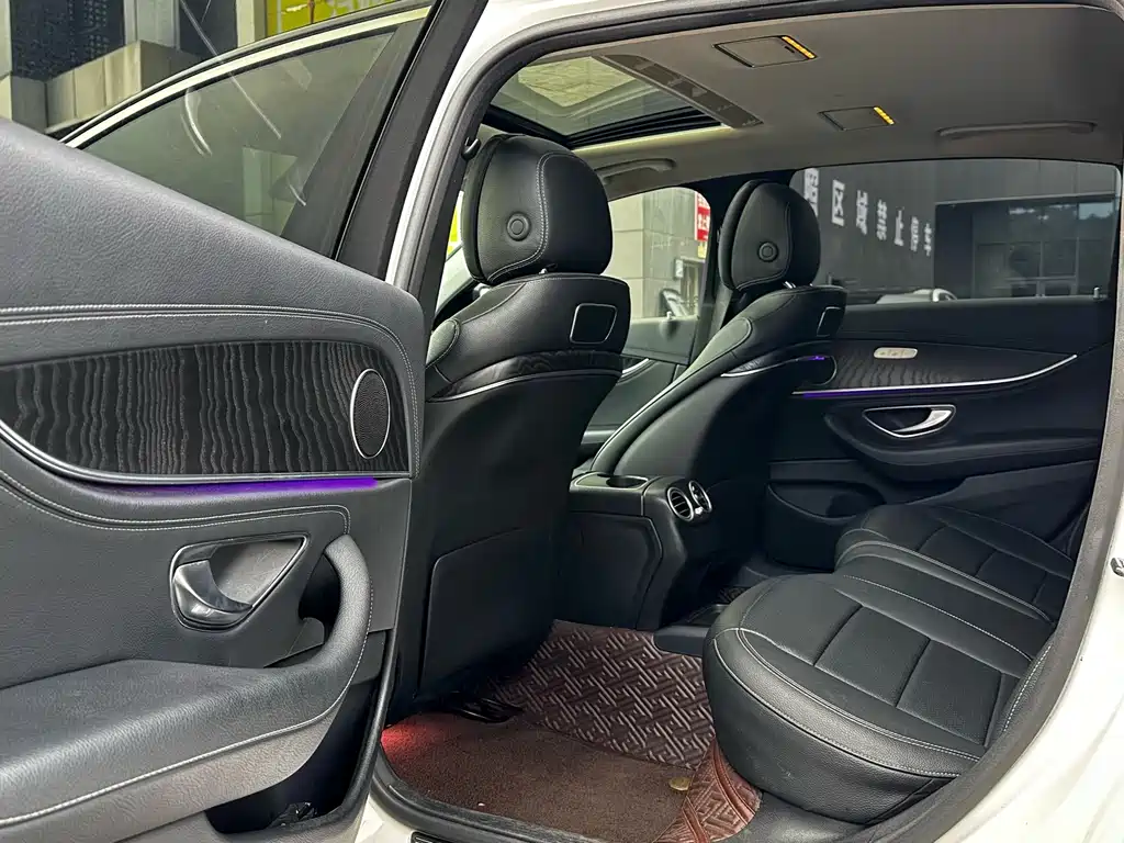 MERCEDES-BENZ E CLASS