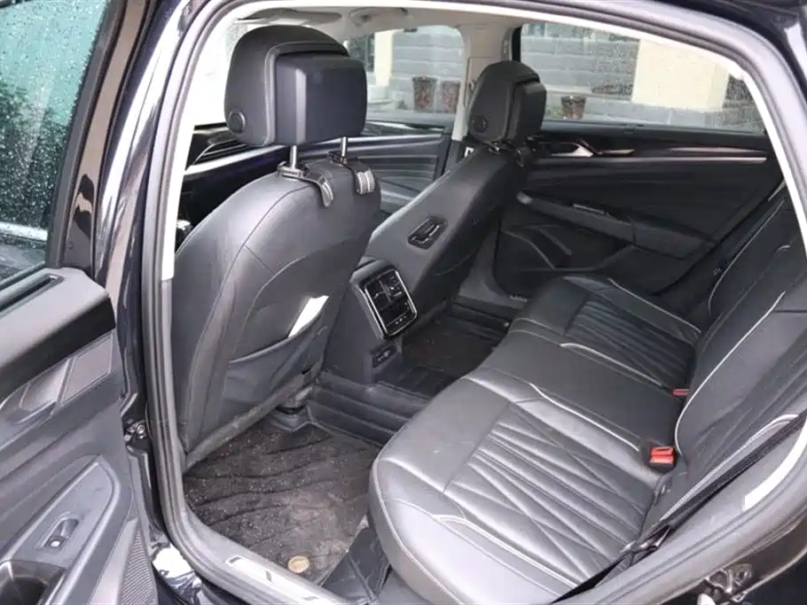 Volkswagen Passat 2022 330TSI Luxury