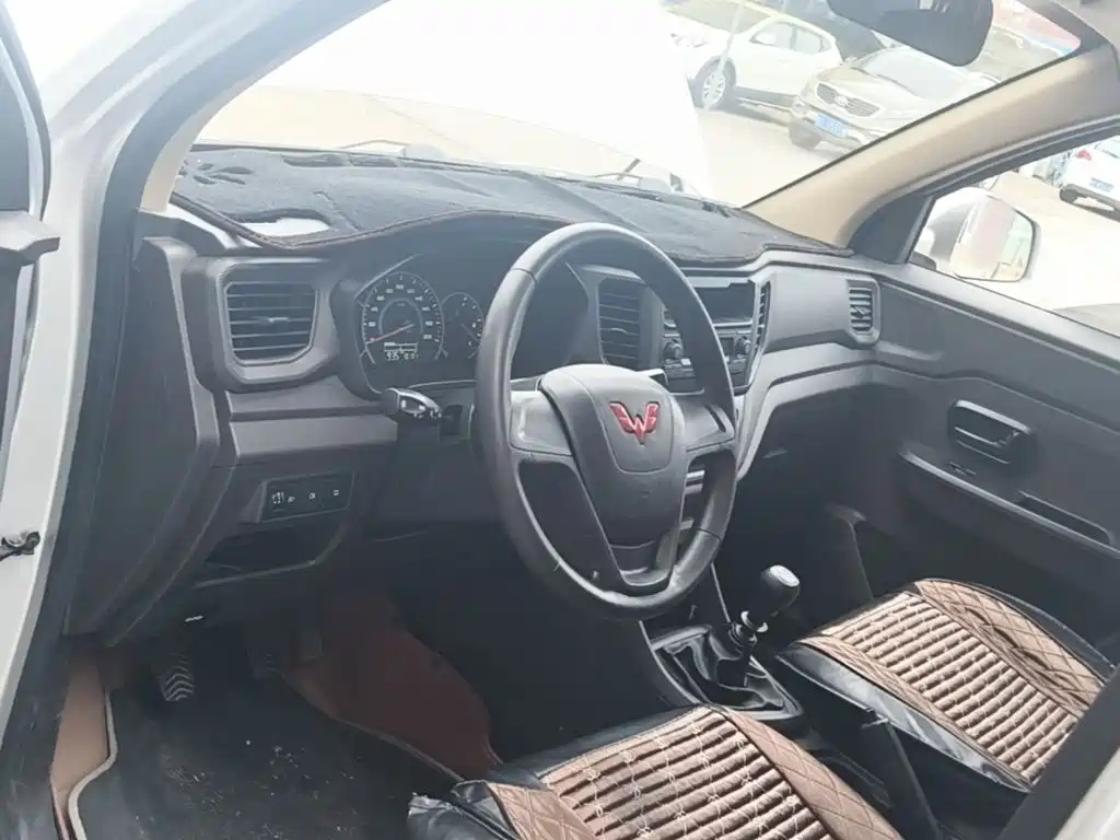 Wuling V 2022 1.5L LAR