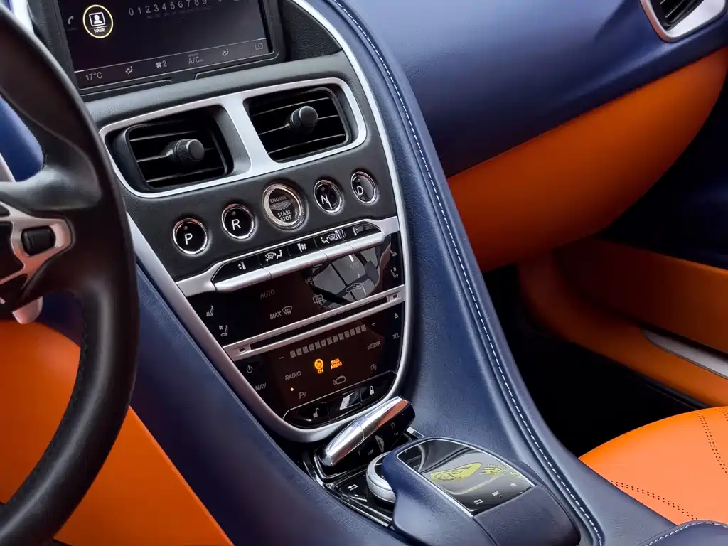 Aston Martin DB11 — миниатюра 25