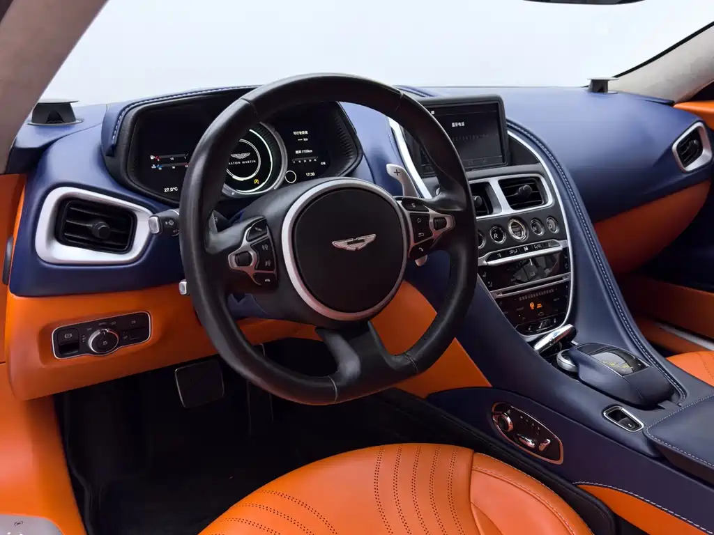 Aston Martin DB11 — миниатюра 15
