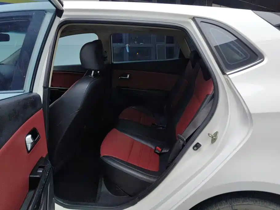 Kia K2 — миниатюра 11
