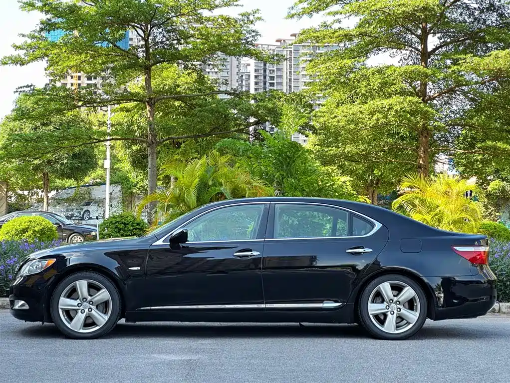 Lexus LS 2010 460L Luxury