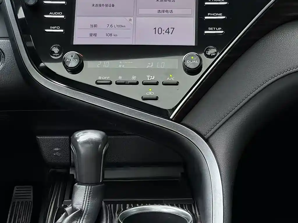 Toyota Camry — миниатюра 11