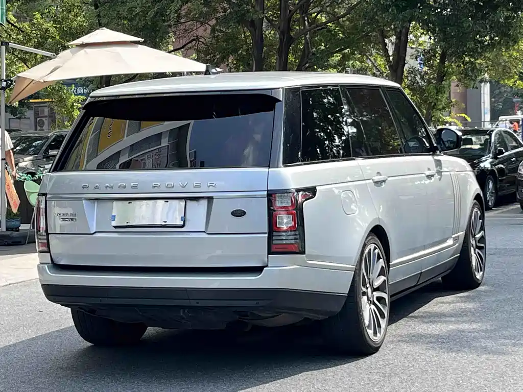 Land Rover Range Rover — миниатюра 6
