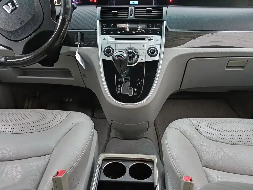 Luxgen Big 7 MPV — миниатюра 14