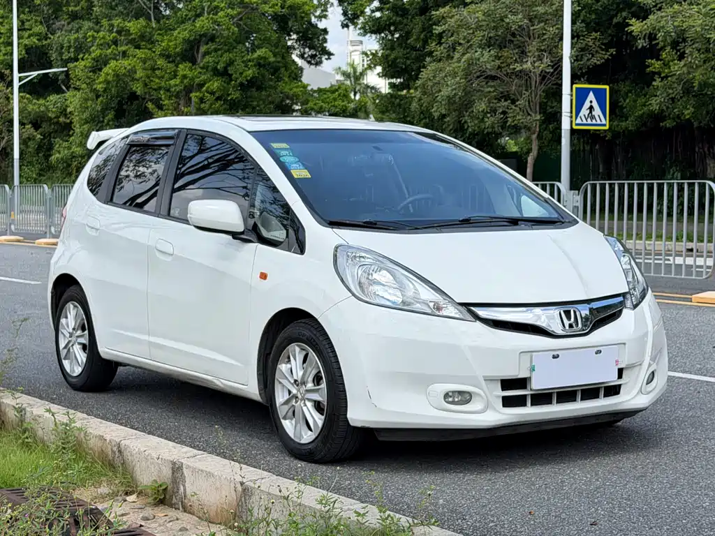 Honda Fit 2011 1.5L AT Luxury