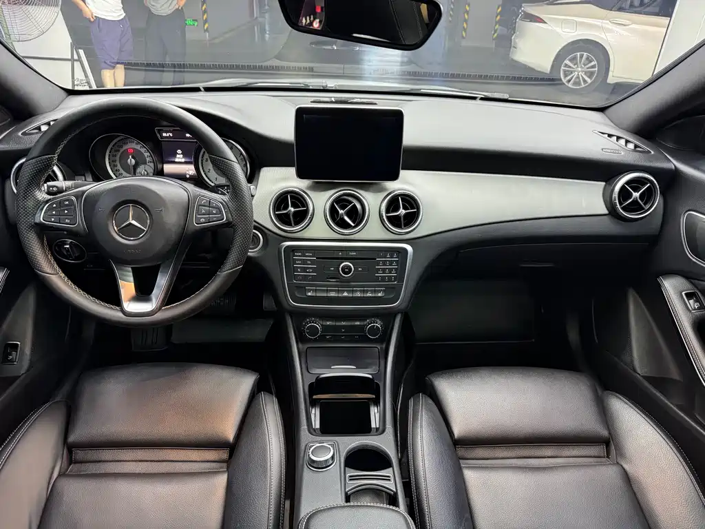 Mercedes-Benz CLA 2016 CLA 200 Fashion