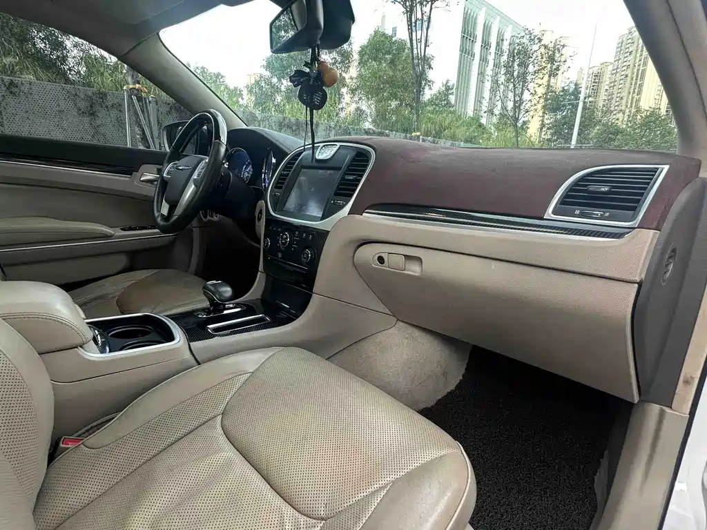 Chrysler 300C — миниатюра 22