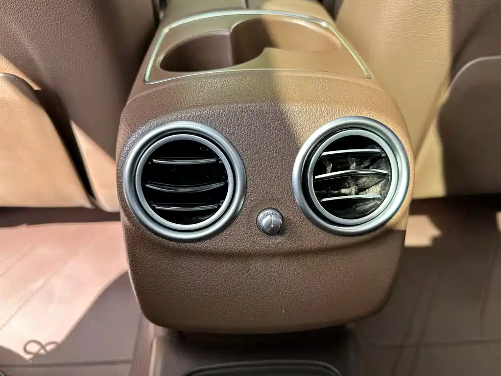 Mercedes-Benz E-Class — миниатюра 14