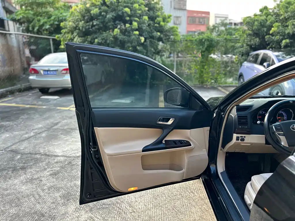 Toyota Reiz 2010 2.5S