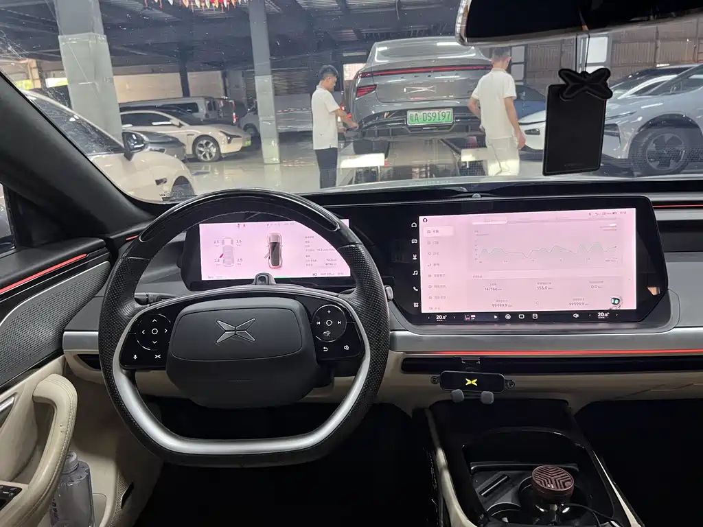 XPeng P7 — миниатюра 11