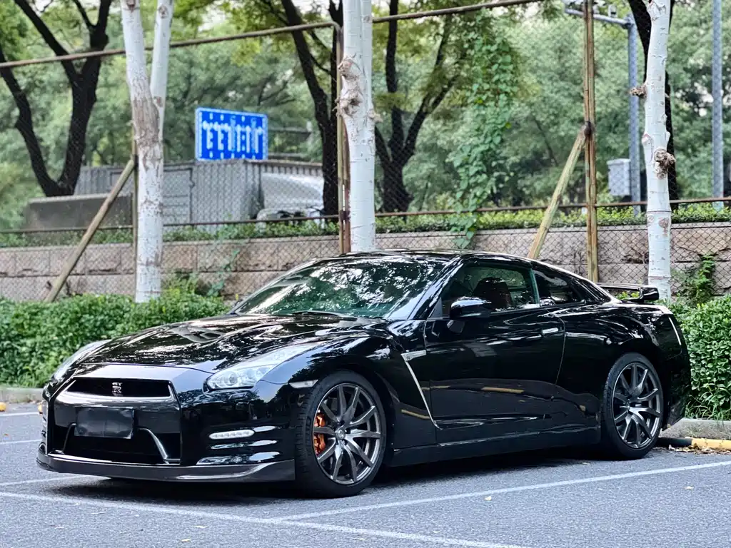 Nissan GT-R
