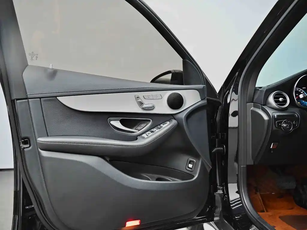 Mercedes-Benz GLC — миниатюра 23