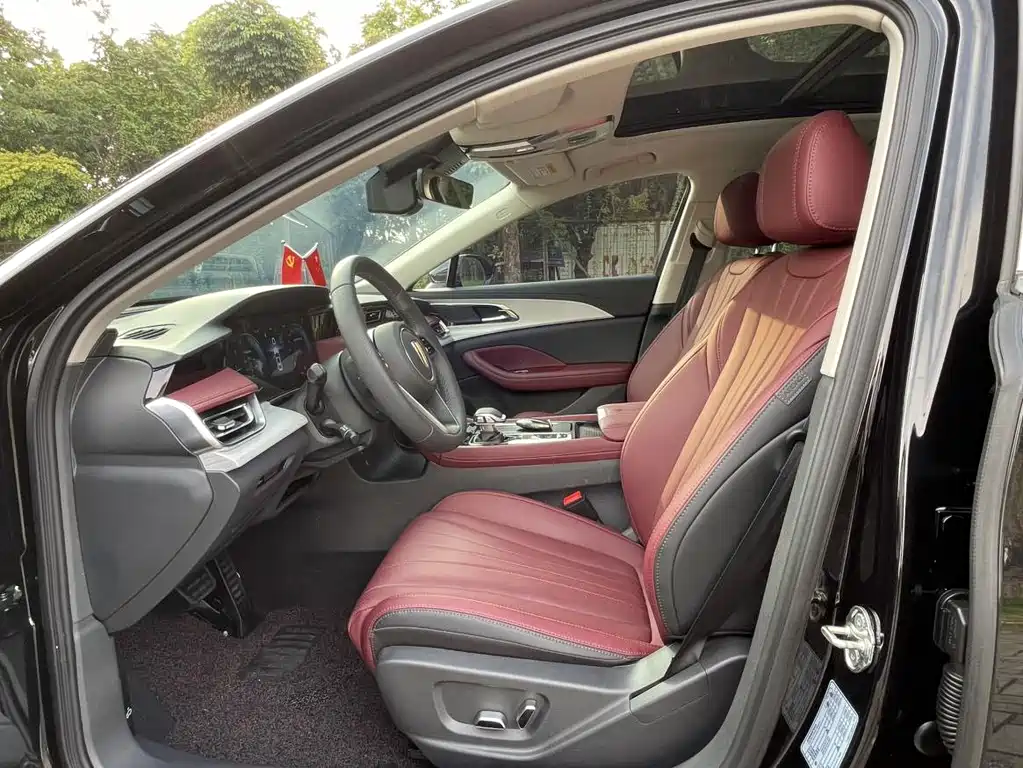 Hongqi H5 2025 2.0T AT