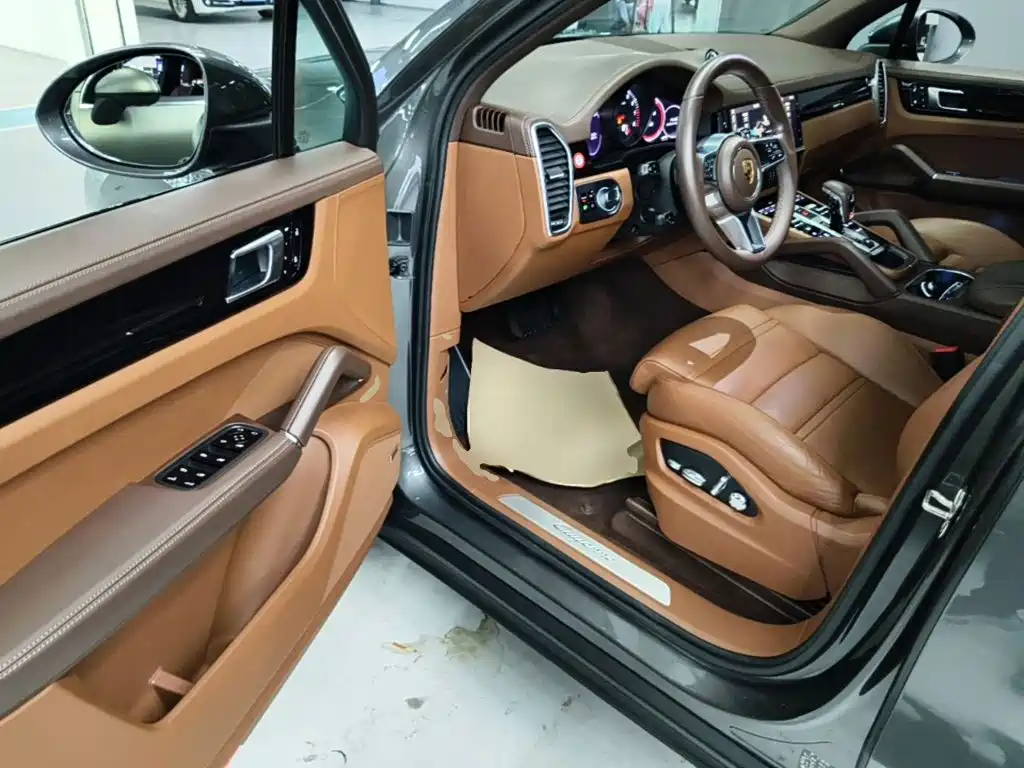 Porsche Cayenne — миниатюра 16