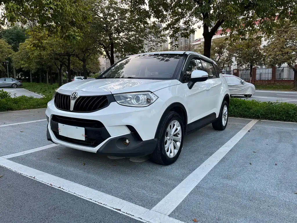 Brilliance V3 2016 1.5L AT Comfort