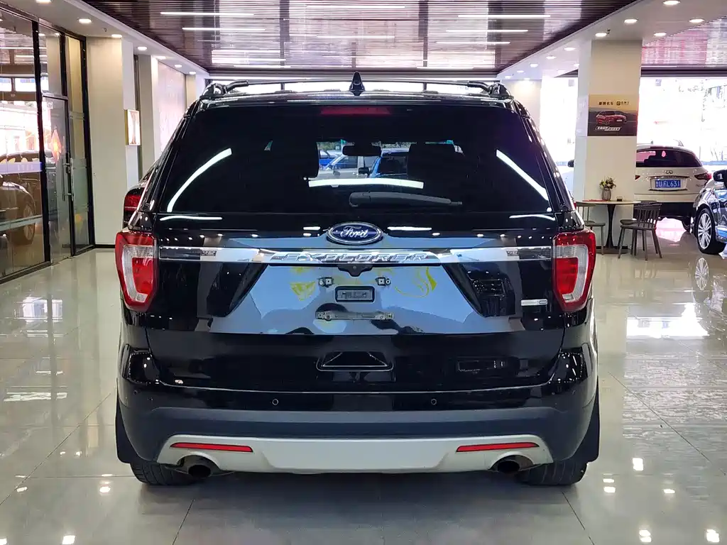 Ford Explorer (Import) — миниатюра 4
