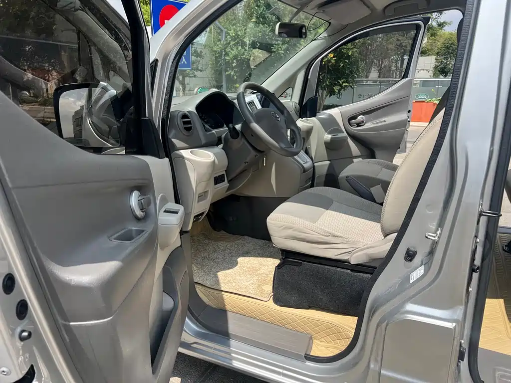 Nissan NV200 — миниатюра 4
