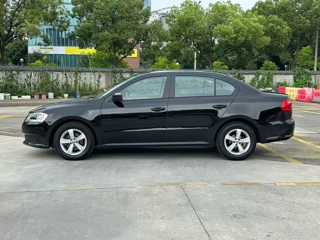 Volkswagen Lavida 2013 1.6L AT