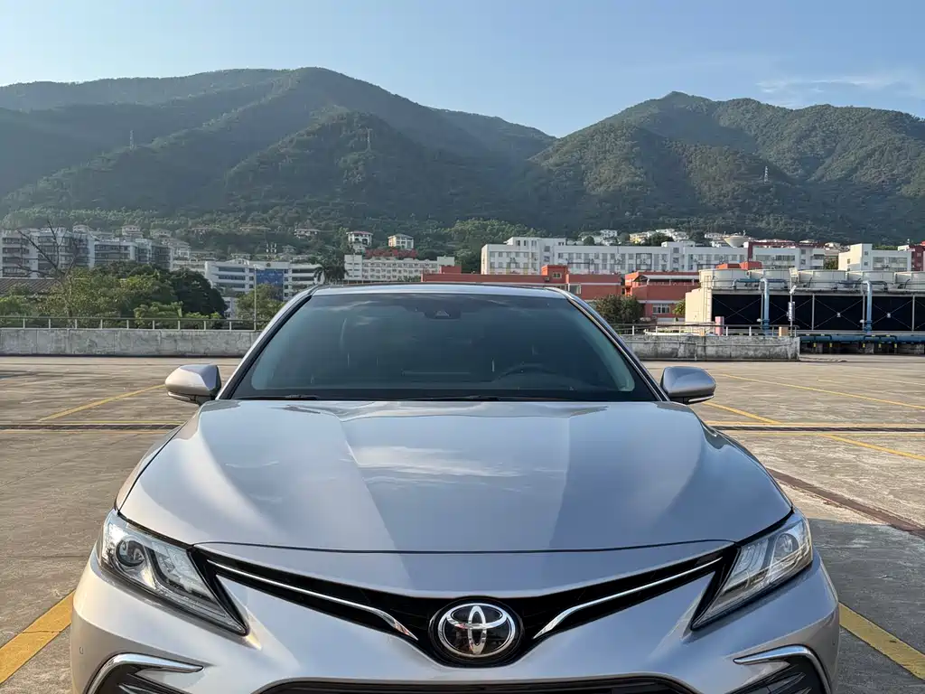 Купить Toyota Camry