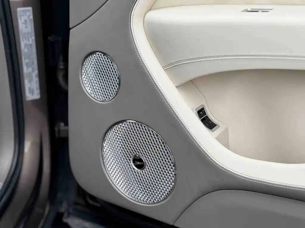 Bentley Bentayga — миниатюра 16