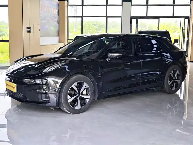 2022 Zeekr 001