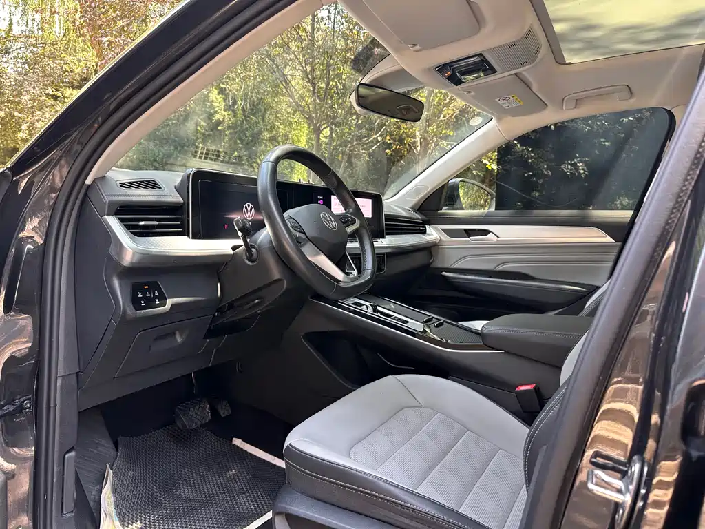 Volkswagen Tavendor 2023 330TSI Luxury