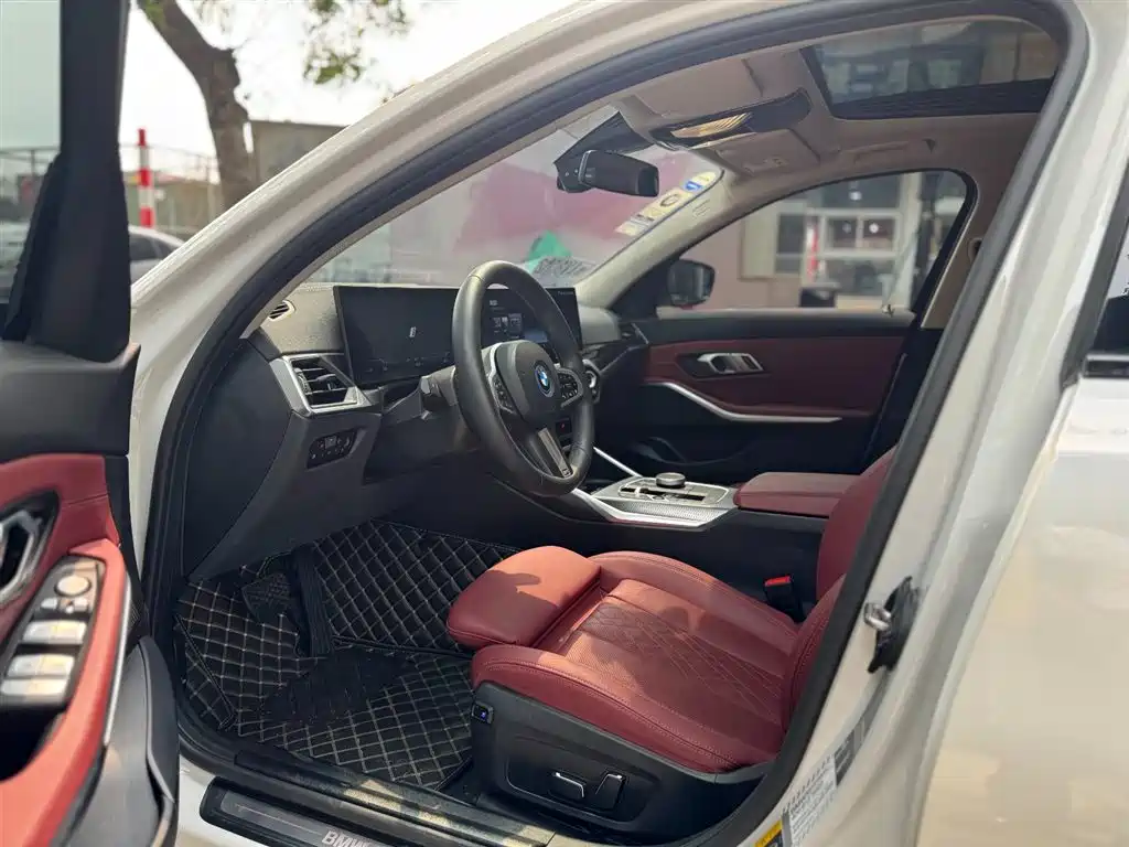 BMW i3 2023 eDrive 40 L Sport