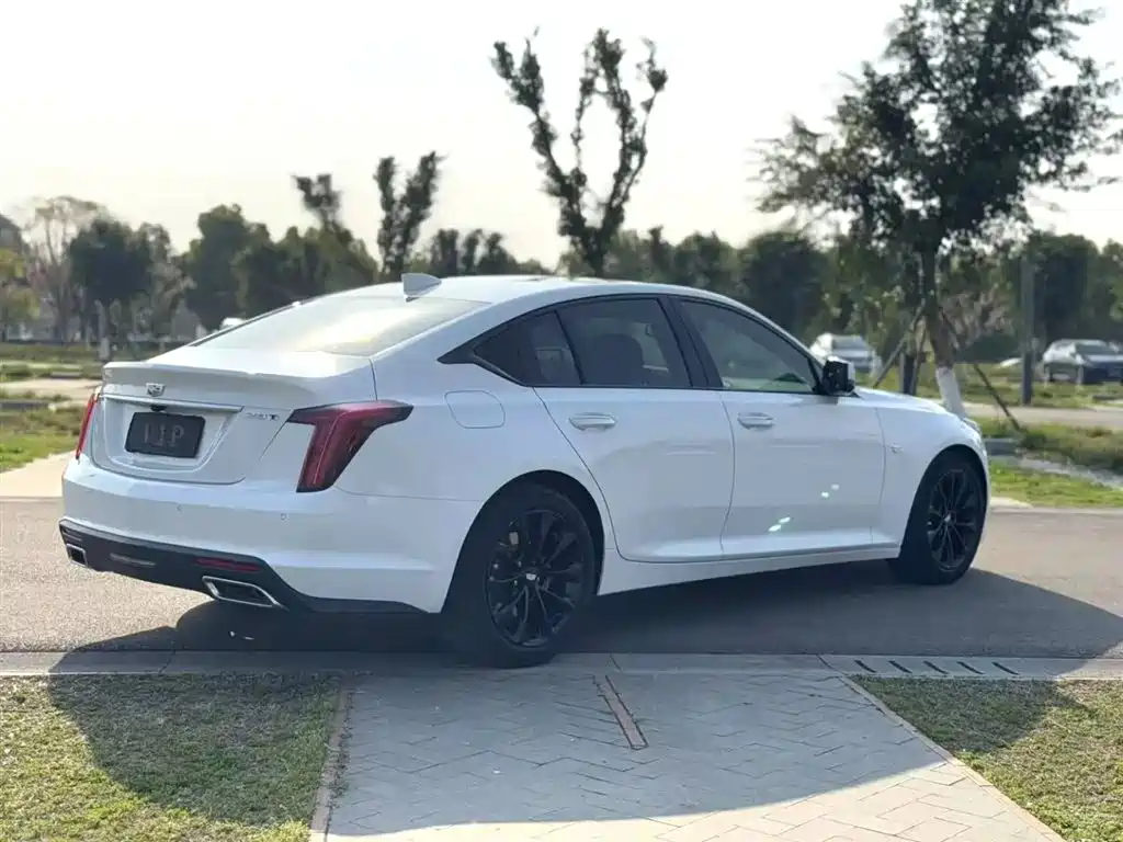 Cadillac CT5 2021 28T Fashion
