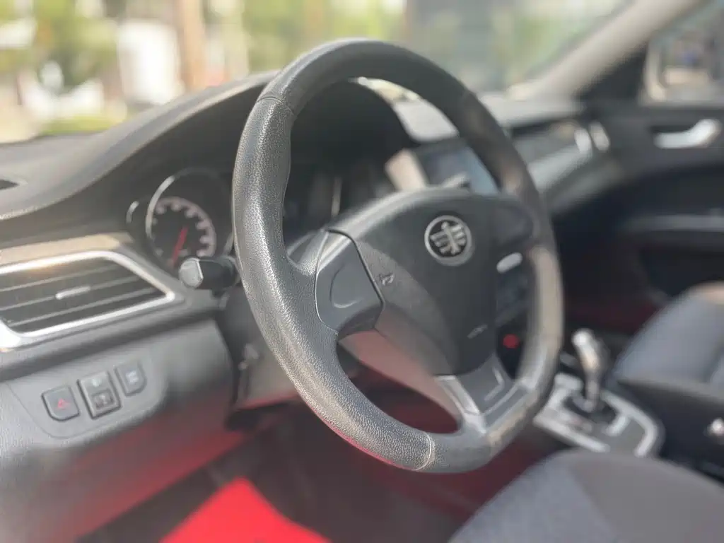 Bestune B30EV — миниатюра 7